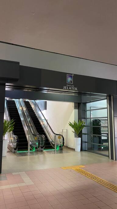 10Mins To Klcc W Lrt+Mall+Netflix Muji Urban Kuala Lumpur Exterior photo